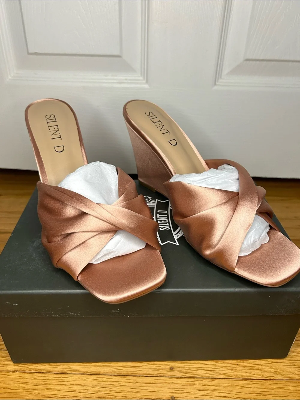 Anthropologie Silent D Katia Wedges Satin